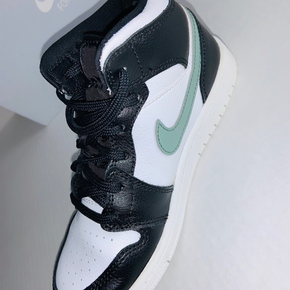 BOYS FORCE 1 LV8 UTILITY - Picture 4 of 7